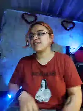 Snapshot of SophiaWeestt99 chatting on 03/08/25, 05:17 SophiaWeestt99 online show from 03/08/25, 05:17