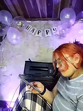 Snapshot of SophiaWeestt99 chatting on 03/11/25, 04:43 SophiaWeestt99 online show from 03/11/25, 04:43