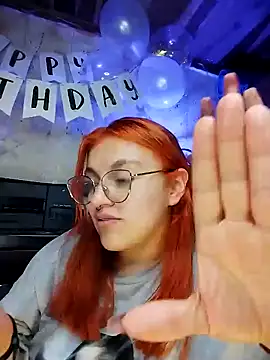 Snapshot of SophiaWeestt99 chatting on 03/11/25, 07:48 SophiaWeestt99 online show from 03/11/25, 07:48