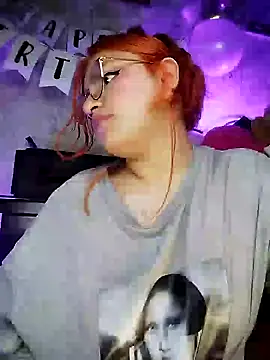 Snapshot of SophiaWeestt99 chatting on 03/12/25, 07:35 SophiaWeestt99 online show from 03/12/25, 07:35