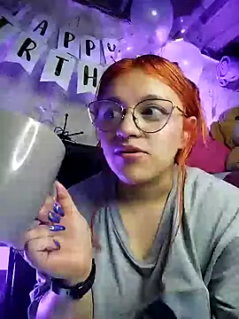 Snapshot of SophiaWeestt99 chatting on 03/12/25, 10:37 SophiaWeestt99 online show from 03/12/25, 10:37