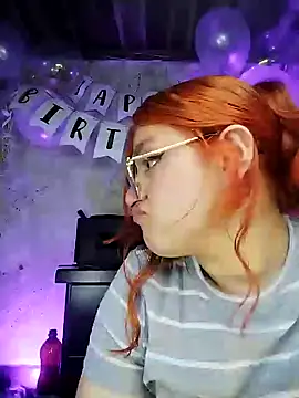 Snapshot of SophiaWeestt99 chatting on 03/14/25, 08:21 SophiaWeestt99 online show from 03/14/25, 08:21