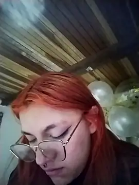 Snapshot of SophiaWeestt99 chatting on 03/18/25, 01:53 SophiaWeestt99 online show from 03/18/25, 01:53