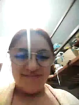 Snapshot of SophiaWeestt99 chatting on 03/19/25, 02:37 SophiaWeestt99 online show from 03/19/25, 02:37