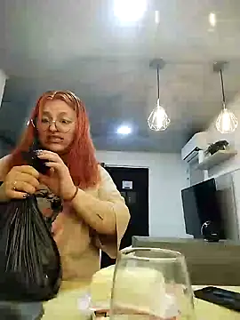 Snapshot of SophiaWeestt99 chatting on 03/20/25, 03:02 SophiaWeestt99 online show from 03/20/25, 03:02