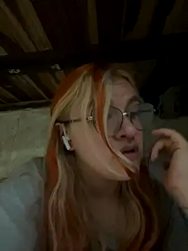 Snapshot of SophiaWeestt99 chatting on 09/13/25, 11:26 SophiaWeestt99 online show from 09/13/25, 11:26