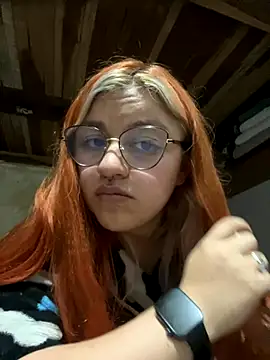 Snapshot of SophiaWeestt99 chatting on 09/24/25, 01:42 SophiaWeestt99 online show from 09/24/25, 01:42