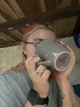 Snapshot of SophiaWeestt99 chatting on 09/29/25, 01:44 SophiaWeestt99 online show from 09/29/25, 01:44