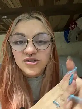 Snapshot of SophiaWeestt99 chatting on 10/02/25, 03:35 SophiaWeestt99 online show from 10/02/25, 03:35