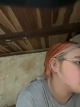 Snapshot of SophiaWeestt99 chatting on 10/04/25, 02:09 SophiaWeestt99 online show from 10/04/25, 02:09