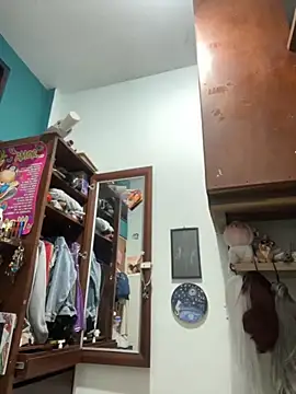 Snapshot of SophiaWeestt99 chatting on 10/10/25, 02:43 SophiaWeestt99 online show from 10/10/25, 02:43