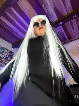 Snapshot of SophiaWeestt99 chatting on 10/11/25, 03:39 SophiaWeestt99 online show from 10/11/25, 03:39