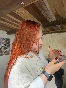 Snapshot of SophiaWeestt99 chatting on 10/21/25, 02:45 SophiaWeestt99 online show from 10/21/25, 02:45