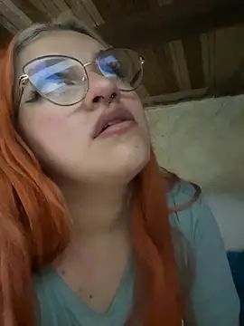 Snapshot of SophiaWeestt99 chatting on 11/04/25, 03:16 SophiaWeestt99 online show from 11/04/25, 03:16