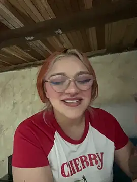 Snapshot of SophiaWeestt99 chatting on 11/07/25, 02:55 SophiaWeestt99 online show from 11/07/25, 02:55