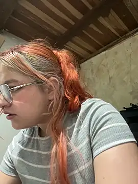 Snapshot of SophiaWeestt99 chatting on 11/13/25, 03:38 SophiaWeestt99 online show from 11/13/25, 03:38