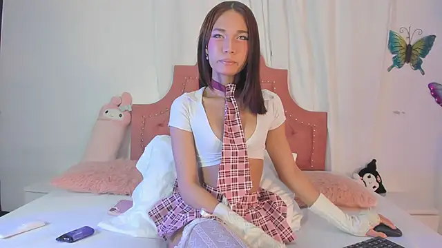 Snapshot of pretty_aeri chatting on 09/12/25, 09:04 pretty aeri online show from 09/12/25, 09:04