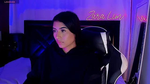 ZaraLim online show from 11/16/25, 02:17