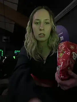 Snapshot of M1ssyk1ssy chatting on 12/21/24, 12:20 M1ssyk1ssy online show from 12/21/24, 12:20