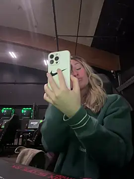 Snapshot of M1ssyk1ssy chatting on 12/26/24, 10:09 M1ssyk1ssy online show from 12/26/24, 10:09