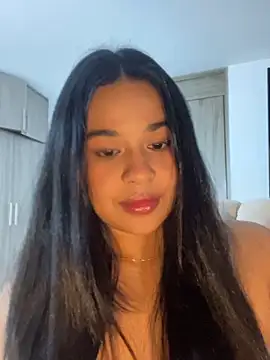 Snapshot of Aitana98_ chatting on 10/18/25, 01:52 Aitana98 online show from 10/18/25, 01:52