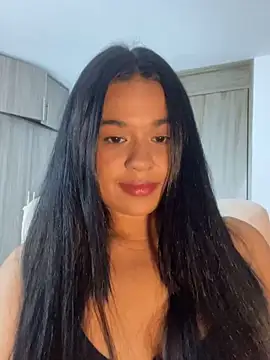 Snapshot of Aitana98_ chatting on 10/20/25, 02:12 Aitana98 online show from 10/20/25, 02:12