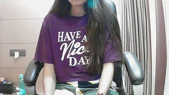 collage hoty online show from 10/12/25, 04:17