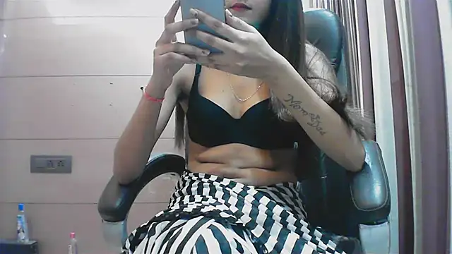 collage hoty online show from 10/16/25, 04:41