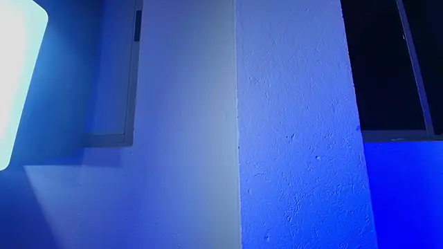 Snapshot of meggan_77 chatting on 11/19/25, 04:34 meggan 77 online show from 11/19/25, 04:34