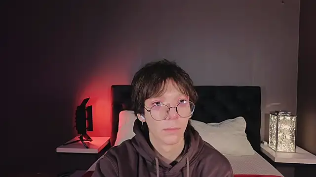 Snapshot of TommieH chatting on 02/01/25, 09:32 TommieH online show from 02/01/25, 09:32