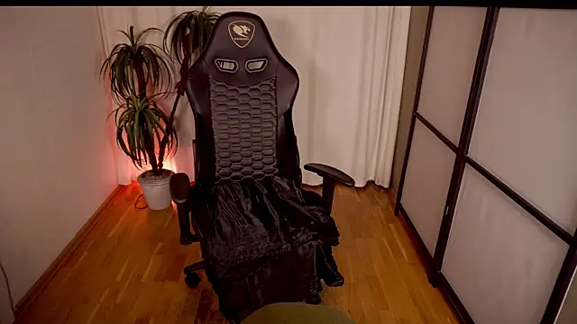 Snapshot of TommieH chatting on 02/12/25, 05:26 TommieH online show from 02/12/25, 05:26