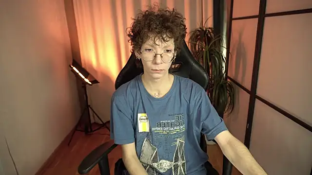 Snapshot of TommieH chatting on 02/16/25, 05:48 TommieH online show from 02/16/25, 05:48