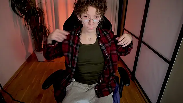 Snapshot of TommieH chatting on 02/23/25, 05:45 TommieH online show from 02/23/25, 05:45