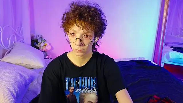 Snapshot of TommieH chatting on 02/26/25, 05:42 TommieH online show from 02/26/25, 05:42