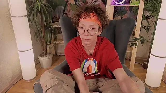 Snapshot of TommieH chatting on 03/08/25, 11:48 TommieH online show from 03/08/25, 11:48