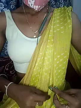 Snapshot of Miakhalifatamil chatting on 12/18/24, 07:41 Miakhalifatamil online show from 12/18/24, 07:41