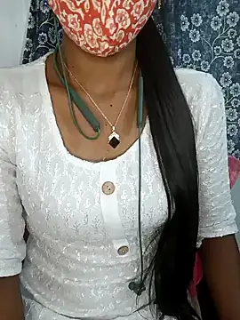 Snapshot of Miakhalifatamil chatting on 01/29/25, 07:32 Miakhalifatamil online show from 01/29/25, 07:32