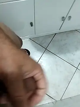 Snapshot of catopper0001 chatting on 10/30/25, 05:20 catopper0001 online show from 10/30/25, 05:20