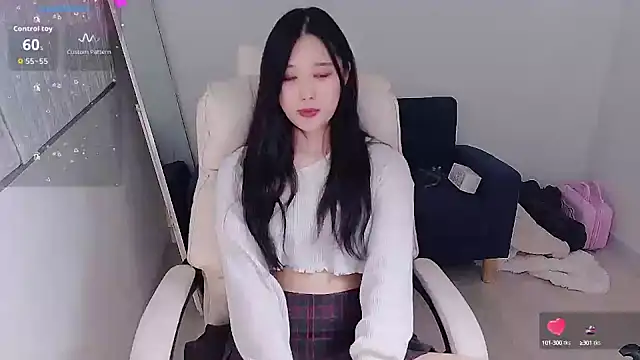 who Lilly online show from 10/16/25, 02:07