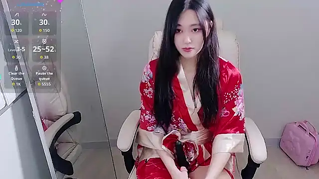 who Lilly online show from 10/25/25, 02:02