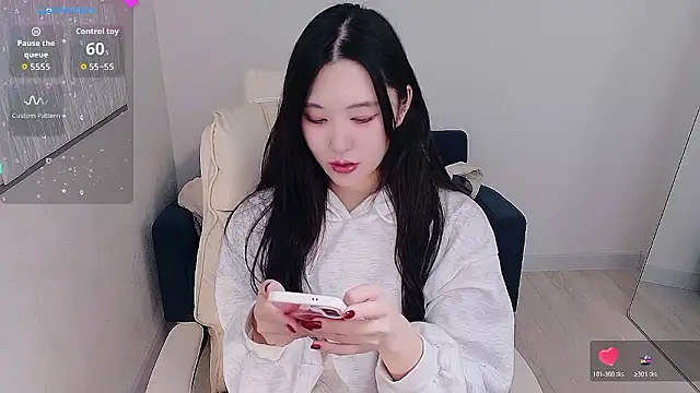 who Lilly online show from 11/05/25, 02:17