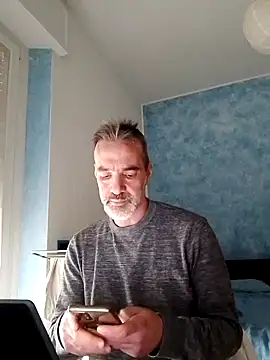 Snapshot of Marcolino183 chatting on 02/05/25, 02:26 Marcolino183 online show from 02/05/25, 02:26