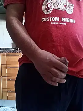 Snapshot of adre84s chatting on 12/19/24, 02:57 adre84s online show from 12/19/24, 02:57