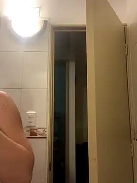 WhiteWomen online show from 11/17/25, 11:21