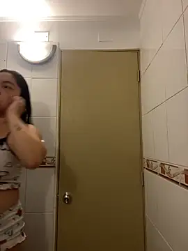 WhiteWomen online show from 11/21/25, 01:48