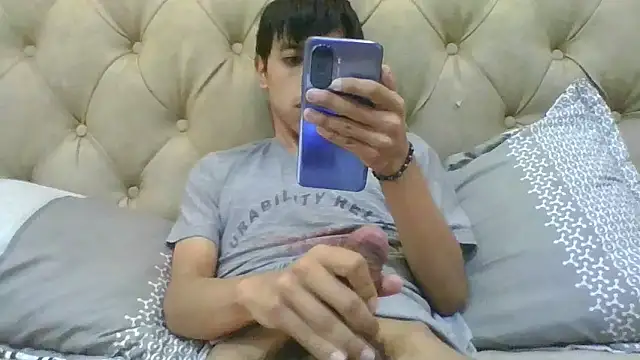 Snapshot of danuel23 chatting on 12/14/24, 04:20 danuel23 online show from 12/14/24, 04:20