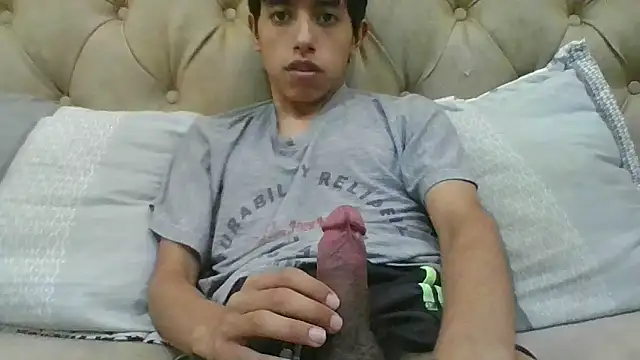 Snapshot of danuel23 chatting on 12/26/24, 08:11 danuel23 online show from 12/26/24, 08:11