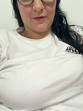 Snapshot of Soe_Lara chatting on 03/16/25, 11:57 Soe Lara online show from 03/16/25, 11:57