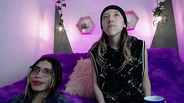Snapshot of BRIAR_AND_BLAIR chatting on 02/03/25, 02:13 BRIAR AND BLAIR online show from 02/03/25, 02:13