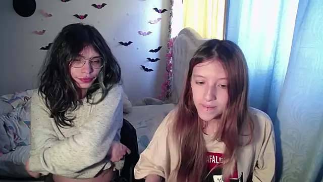Snapshot of BRIAR_AND_BLAIR chatting on 09/10/25, 04:29 BRIAR AND BLAIR online show from 09/10/25, 04:29